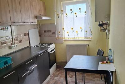 Garsonieră decomandată în Girocului