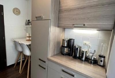 Apartament cu 3 camere semidecomandat în Central