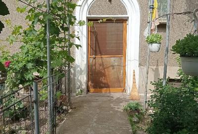 Apartament cu 2 camere semidecomandat în Hipodrom