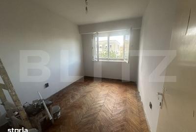 Apartament cu 4 camere decomandat în Micro 16 - 2
