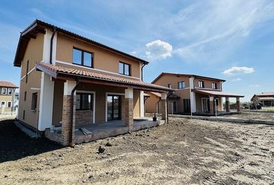 Casă cu Teren 589 Mp în Săcălaz