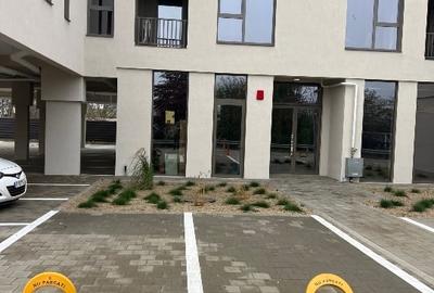 Spațiu comercial, de 90 mp, în Central - 3