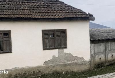 Casă cu 1 camere cu Teren 826 Mp în Racovița