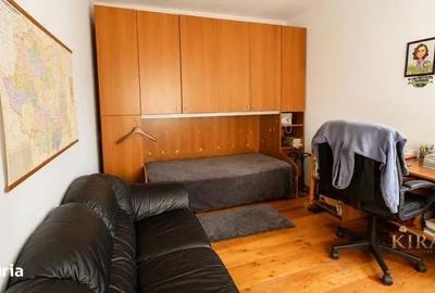 Casă cu 4 camere decomandat cu Teren 700 Mp în Central