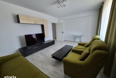 Apartament cu 3 camere decomandat în Tractorul