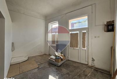 Apartament cu 4 camere în Central