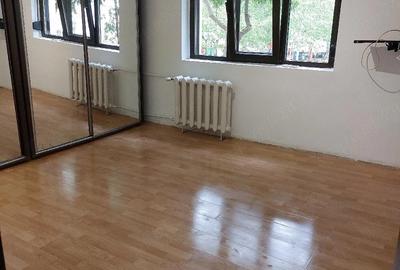 Apartament cu 2 camere decomandat în Vitan - 1