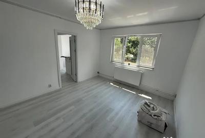 Apartament cu 3 camere semidecomandat în Tomis Nord