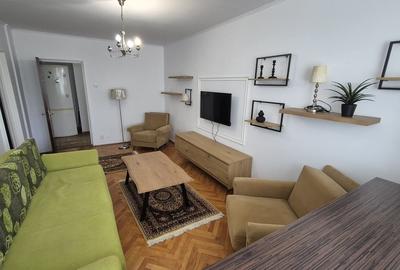 Apartament cu 2 camere decomandat în Teiul Doamnei
