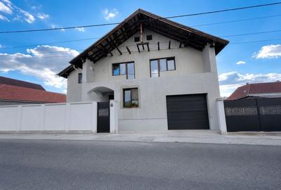Casă cu 6 camere cu Canalizare în Haieu