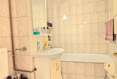 Apartament cu 3 camere decomandat în Lunei - 6