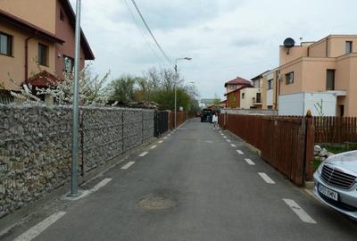 Duplex cu 6 camere cu Canalizare în Central - 1