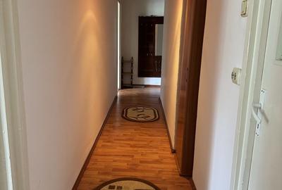 Apartament cu 3 camere în Central - 1