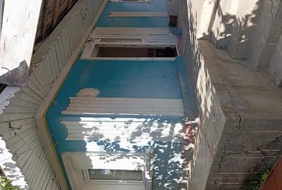 Casă cu Teren 215 Mp în Central