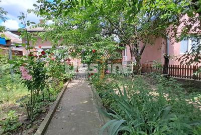 Casă individuală cu 4 camere cu Canalizare în Central - 9