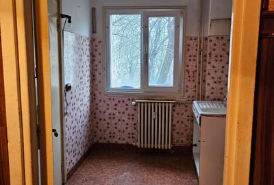 Apartament cu 3 camere semidecomandat în Titan - 2