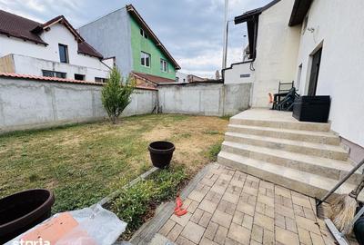 Casă cu 2 camere decomandat cu Teren 300 Mp în Tineretului
