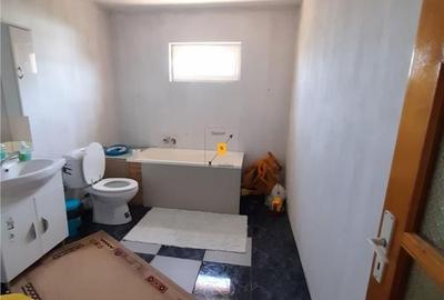 Casă cu 4 camere în Bănești - 11