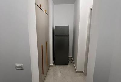 Garsonieră decomandată în Titan