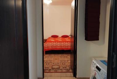 Apartament cu 3 camere semidecomandat în Central - 1