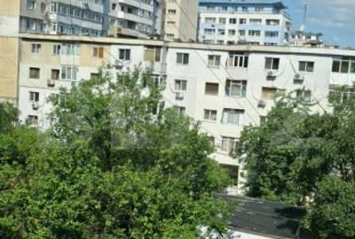 Apartament cu 3 camere decomandat în Andrei Mureșanu