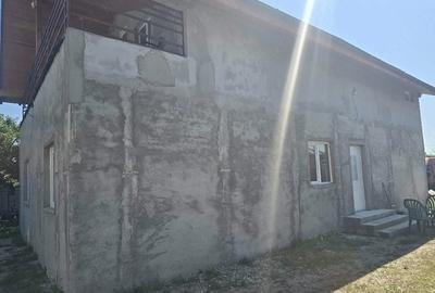 Casă cu 2 camere cu Teren 525 Mp în Grădiștea