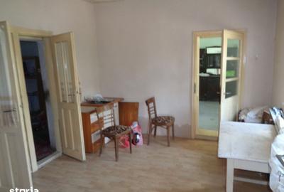 Casă cu 3 camere cu Teren 748 Mp în Central