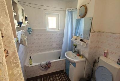 Apartament cu 3 camere semidecomandat în Central - 1