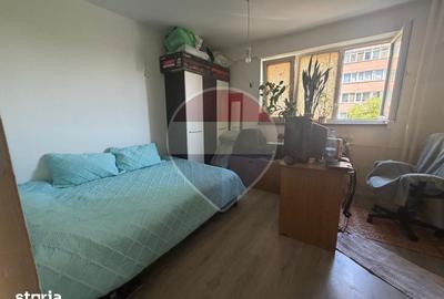 Apartament cu 3 camere decomandat în Vitan