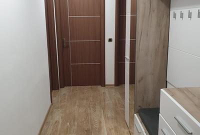Apartament cu 2 camere decomandat în Tractorul - 2