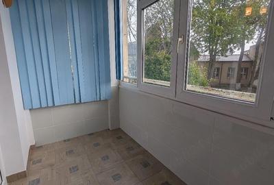 Apartament cu 3 camere semidecomandat în Central - 2