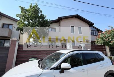 Casă individuală cu 4 camere cu Canalizare în Berceni