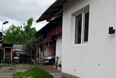 Casă cu 4 camere cu Teren 140 Mp în Domnești