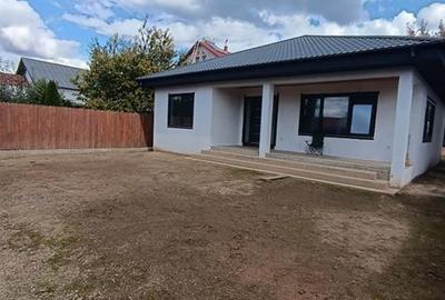 Casă cu 3 camere cu Teren 512 Mp în Chercea