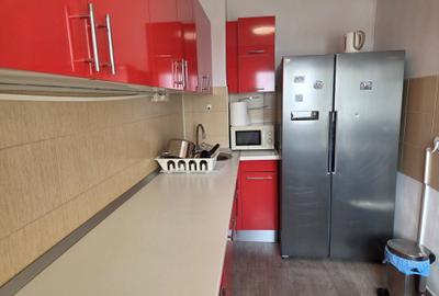 Apartament cu 3 camere decomandat în Exterior Vest