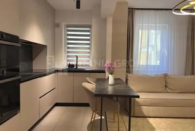 Apartament cu 3 camere semidecomandat în Central