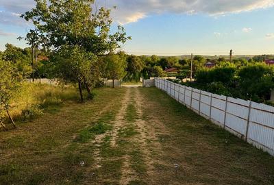 Casă cu Teren 1000 Mp în Central