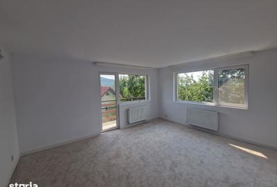 Casă cu 5 camere cu Teren 700 Mp în Ghioșești