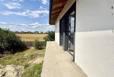Casă cu 4 camere cu Teren 450 Mp în Aroneanu