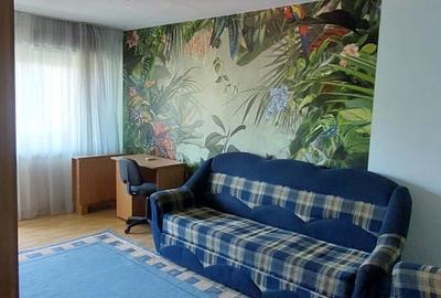 Apartament cu 3 camere decomandat în Dacia