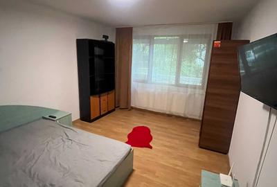Garsonieră decomandată în Central