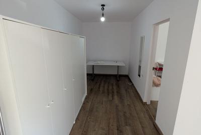 Apartament cu 2 camere semidecomandat în Micro 5 - 6