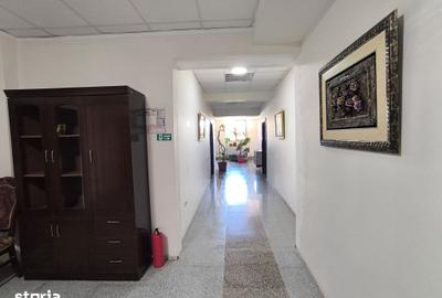 Spațiu comercial, de 100 mp, în Central