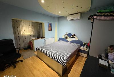 Apartament cu 3 camere semidecomandat în Vitan