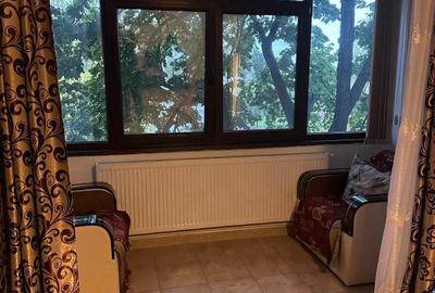 Apartament cu 3 camere semidecomandat în Micro 17