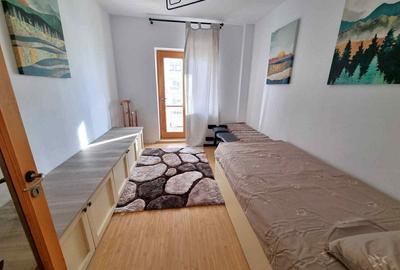 Apartament cu 3 camere semidecomandat în Alexandru cel Bun