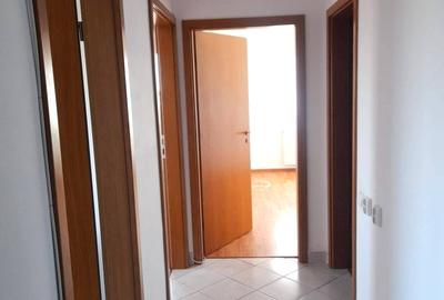 Apartament cu 2 camere decomandat în Europa