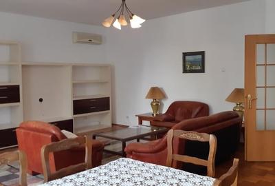 Apartament cu 5 camere decomandat în Polonă - 2
