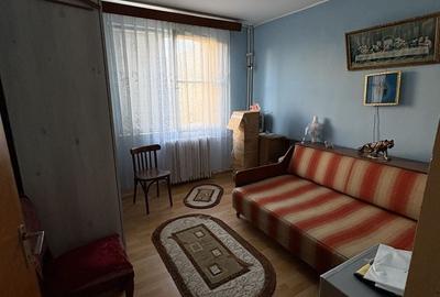 Apartament cu 3 camere semidecomandat în Crângași - 12