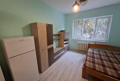 Garsonieră semidecomandată, mobilată în CET